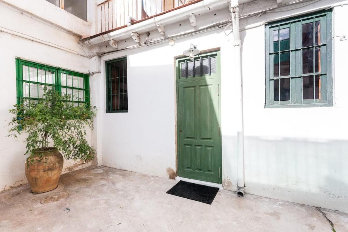 Casita Artista En Bello Edificio Barrio Ruzafa Valencia Exterior photo
